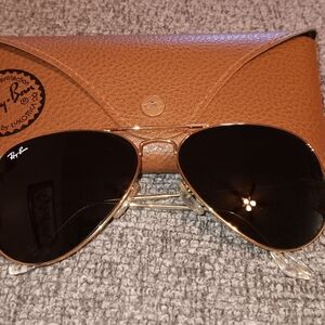 Ray-Ban Gold Frame Black Lens Aviator Sunglasses